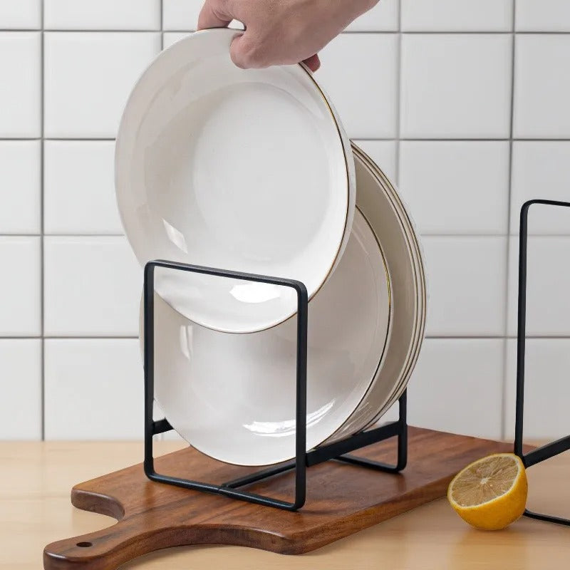 Rangement-vaisselle-support-en-métal-accessible